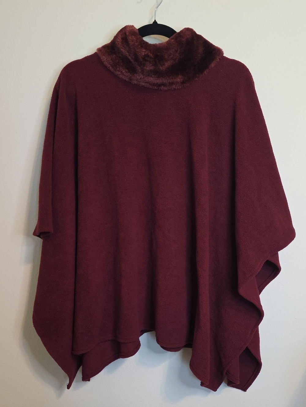 Cozy Faux-Fur Collar Poncho in Burgundy